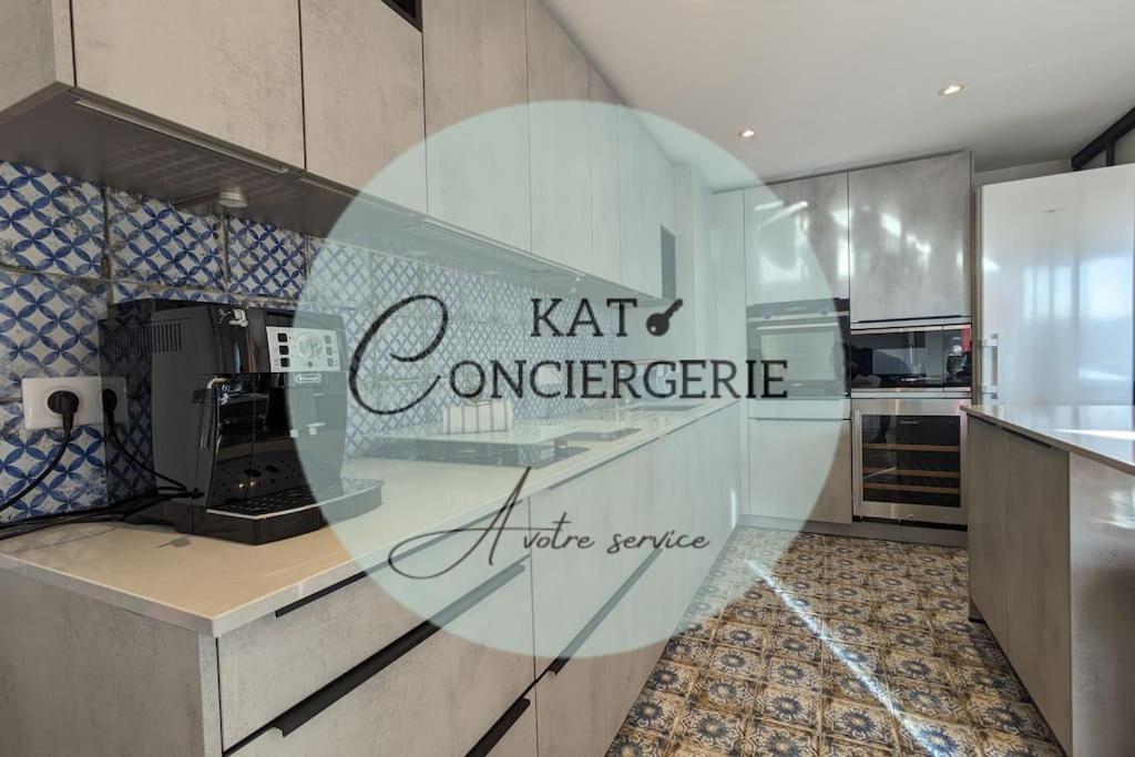 Le 828 : Appartement En Plein Centre De Ванн Экстерьер фото