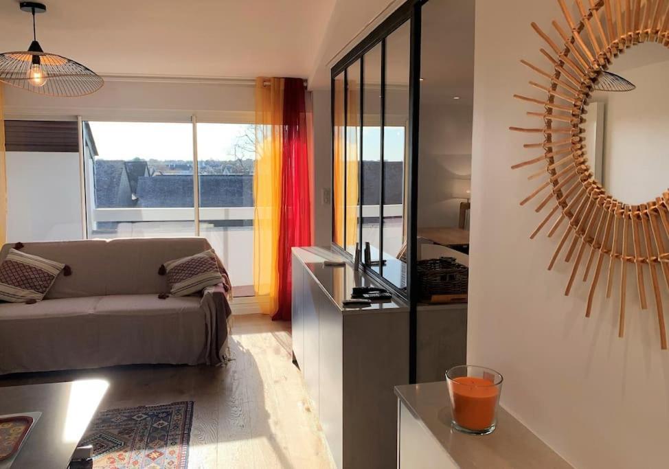 Le 828 : Appartement En Plein Centre De Ванн Экстерьер фото